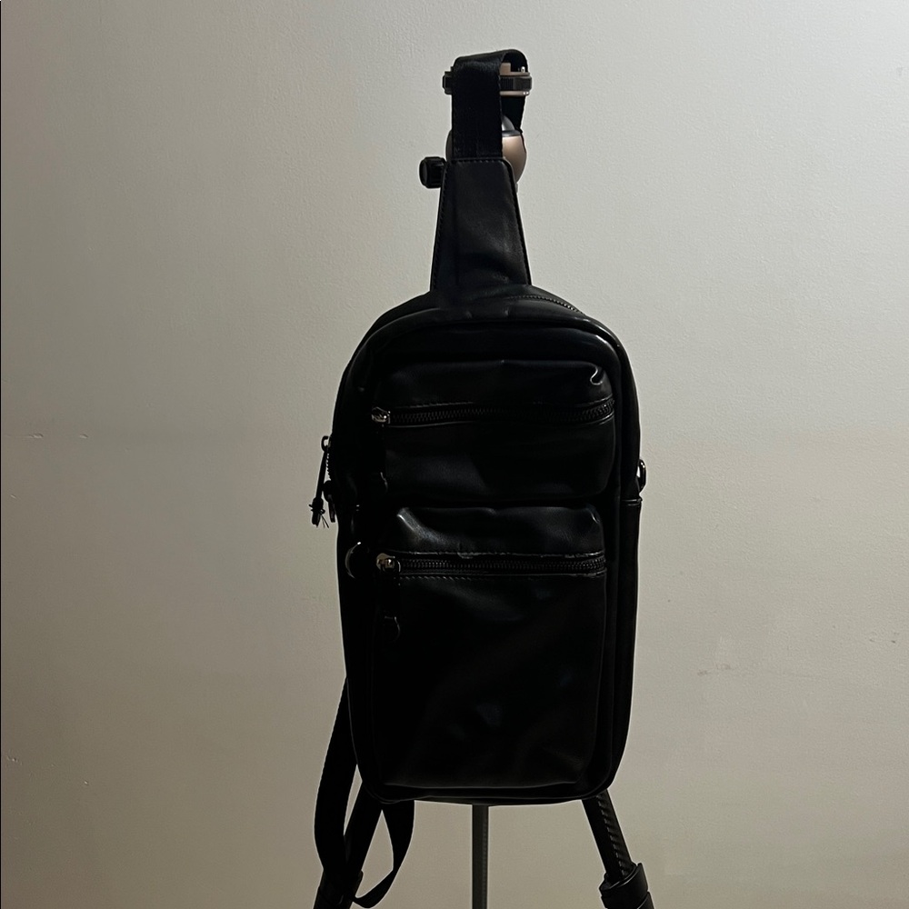 Zara Men's shoulder Bag in Black